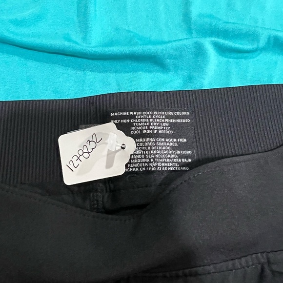 32 Degree Ladies Skort Black Size Small Like New - Picture 3 of 4